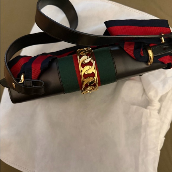 Gucci Black and Green Sylvie Shoulder Bag - Picture 4 of 8